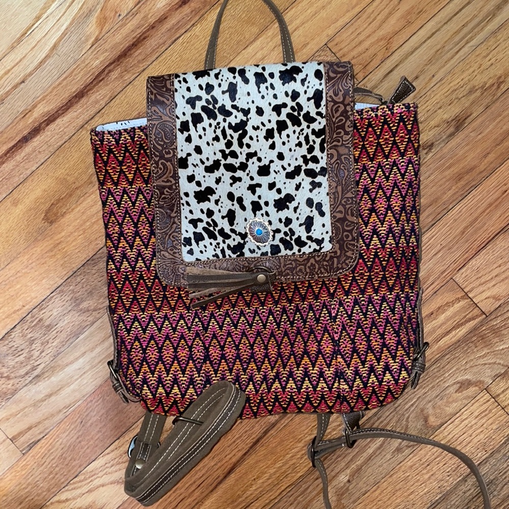 Myra small back pack cowhide